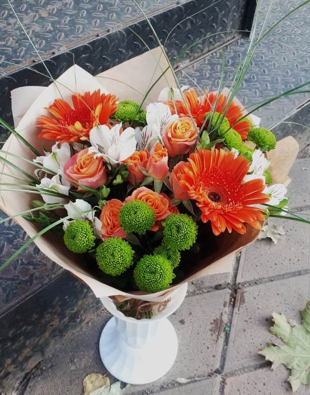 Букет цветов из: Герберы, Хризантемы, Альстромерии и Розы в Дубранивке