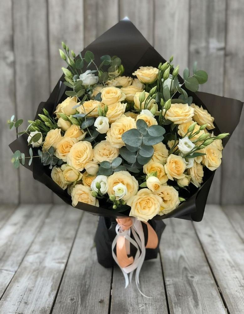 Букет цветов из: Розы и Лизиантусы в Дубранивке