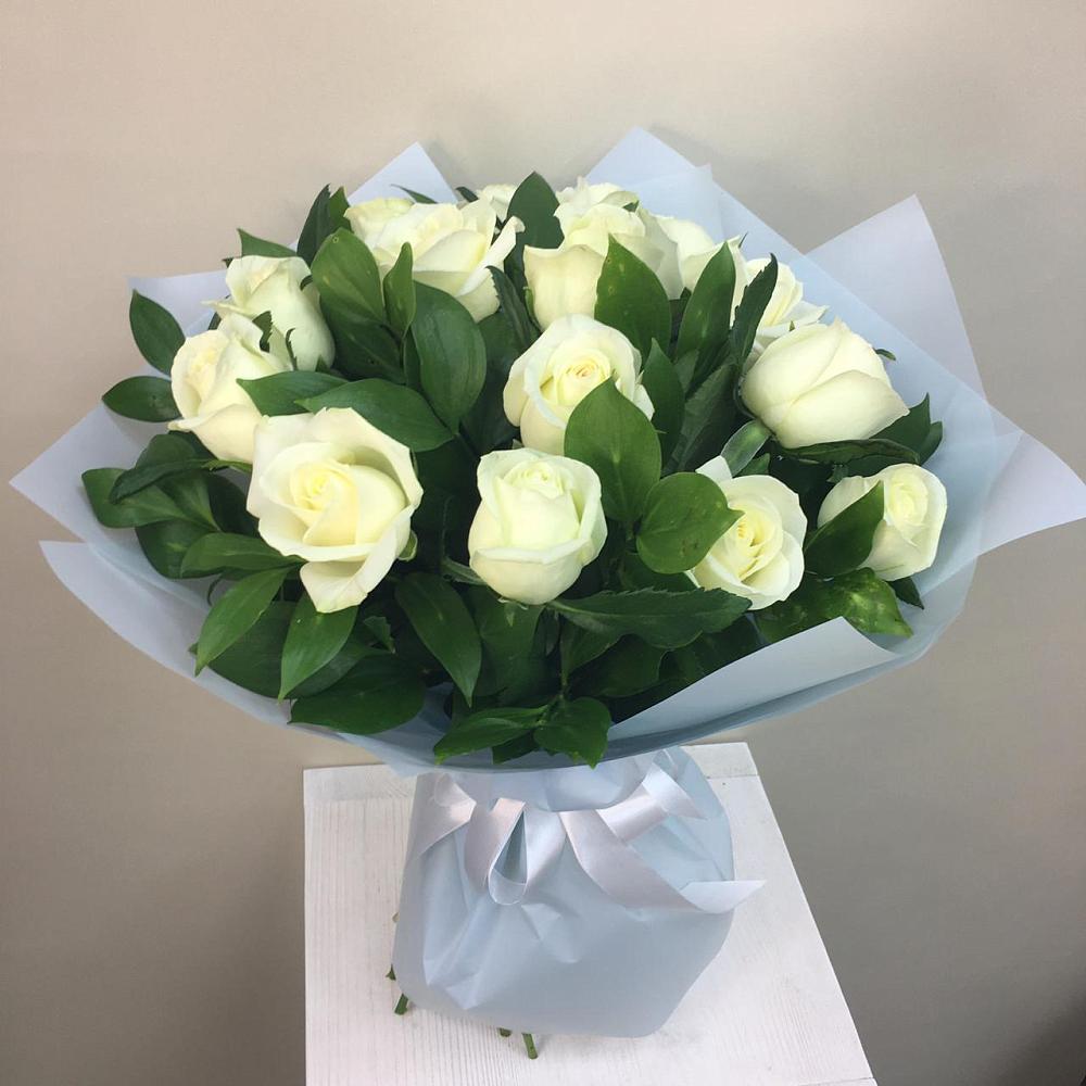 Букет 15 Белых роз Проуд в Дубранивке