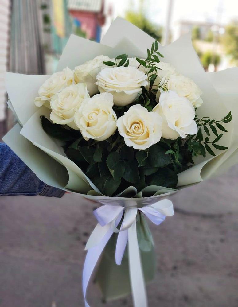 Букет Белые розы Проуд в Дубранивке