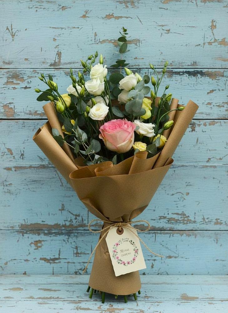 Букет цветов из: Розы и Лизиантусы в Дубранивке