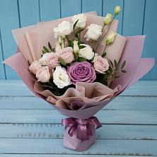 Букет цветов из:  Розы и Лизиантусы в Дубранивке
