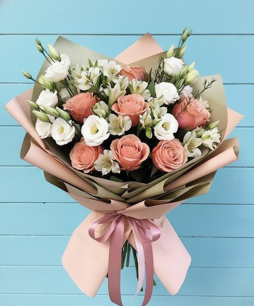 Букет цветов из: Розы, Альстромерии и Лизиантусы в Дубранивке