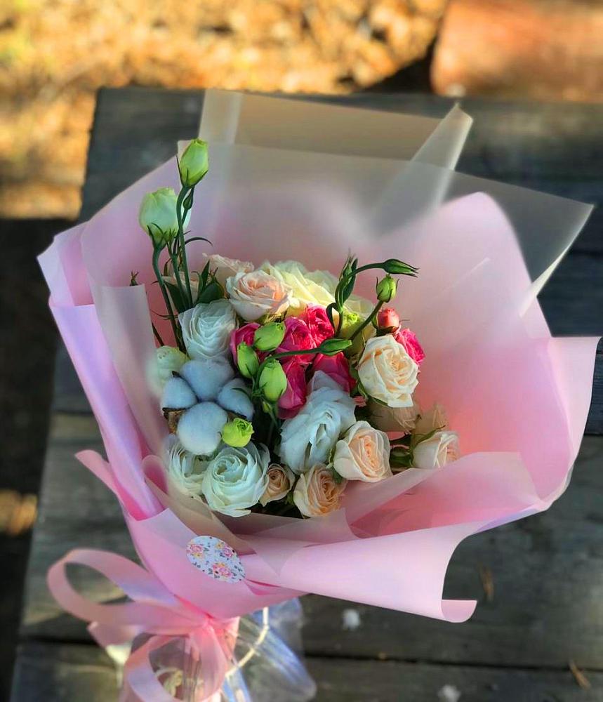 Букет цветов из: Розы и Лизиантусы в Дубранивке