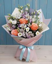 Букет цветов из:  Лизиантусы, Розы, Альстромерии и Гипсофила в Дубранивке