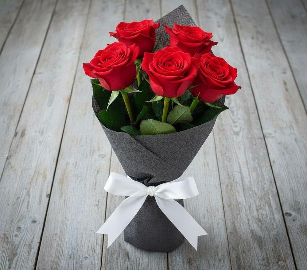Букет 5 Красных роз Эдлесс Лав в Дубранивке