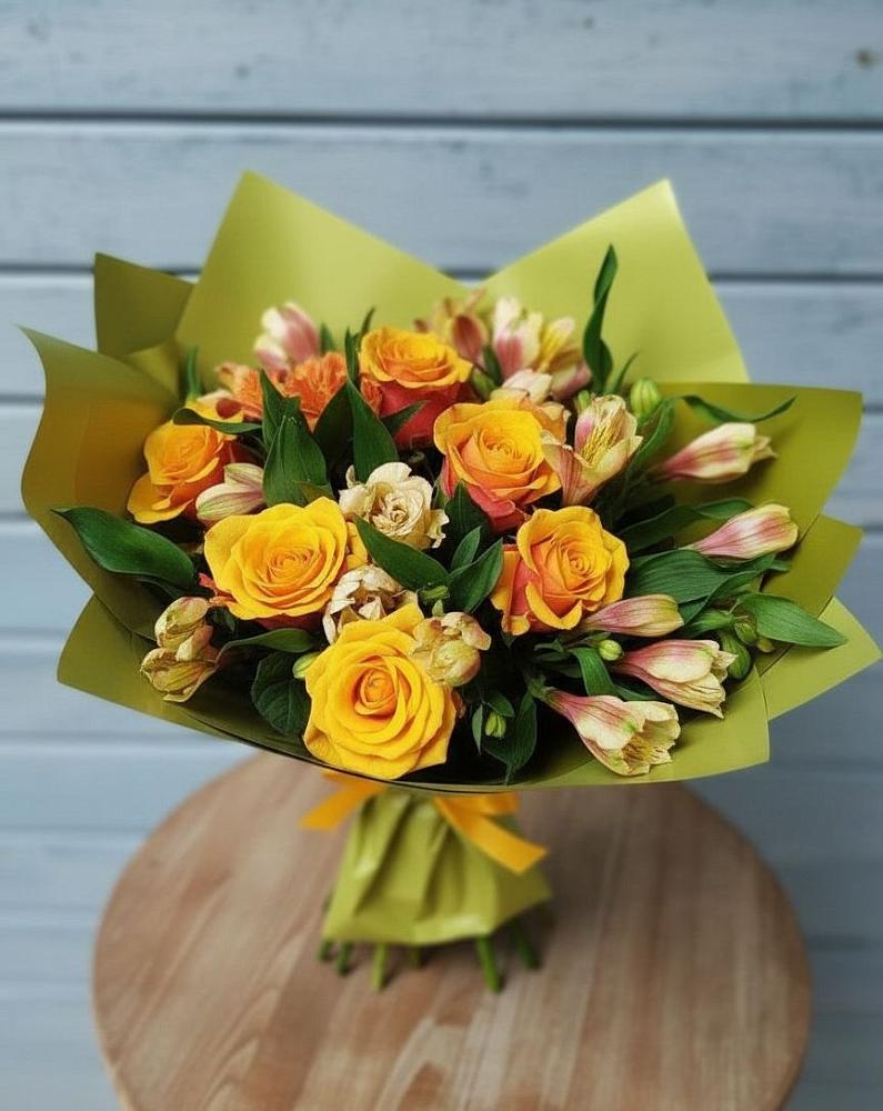 Букет цветов из: Альстромерии и Розы в Дубранивке