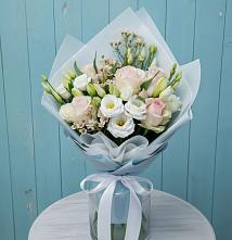 Букет цветов из:  Розы и Лизиантусы в Дубранивке