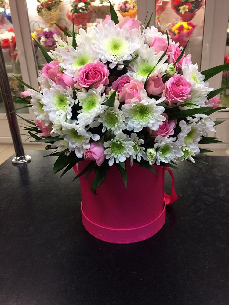 Цветочная композиция из Розы и Хризантемы в шляпной коробке в Дубранивке