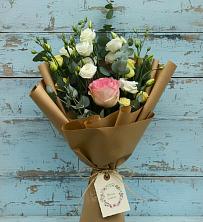 Букет цветов из:  Розы и Лизиантусы в Дубранивке